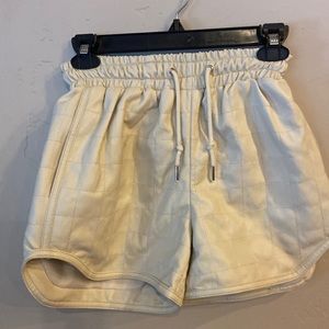 Frankie shop faux leather shorts women’s small. Fully lined , 2pockets
